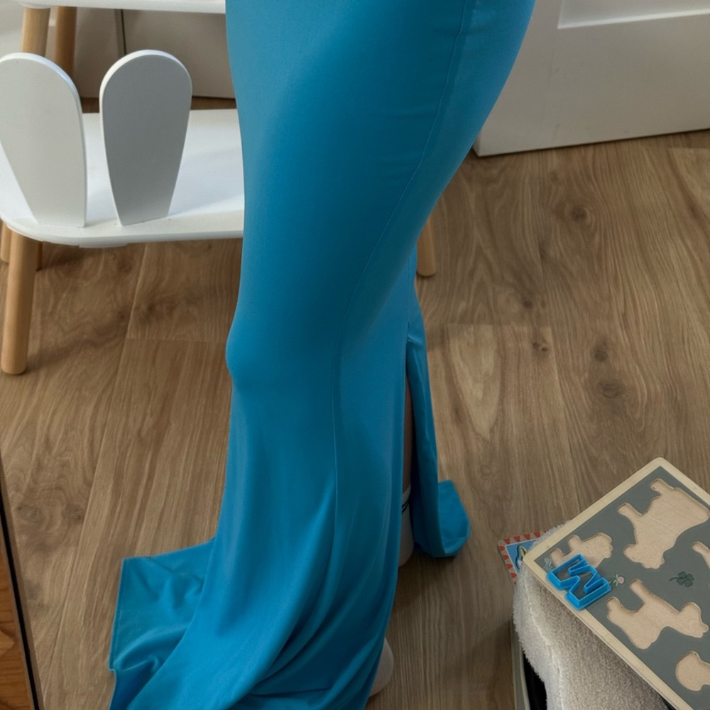Retrofête Turquoise Cutout Halter Maxi Dress - Picture 5 of 6